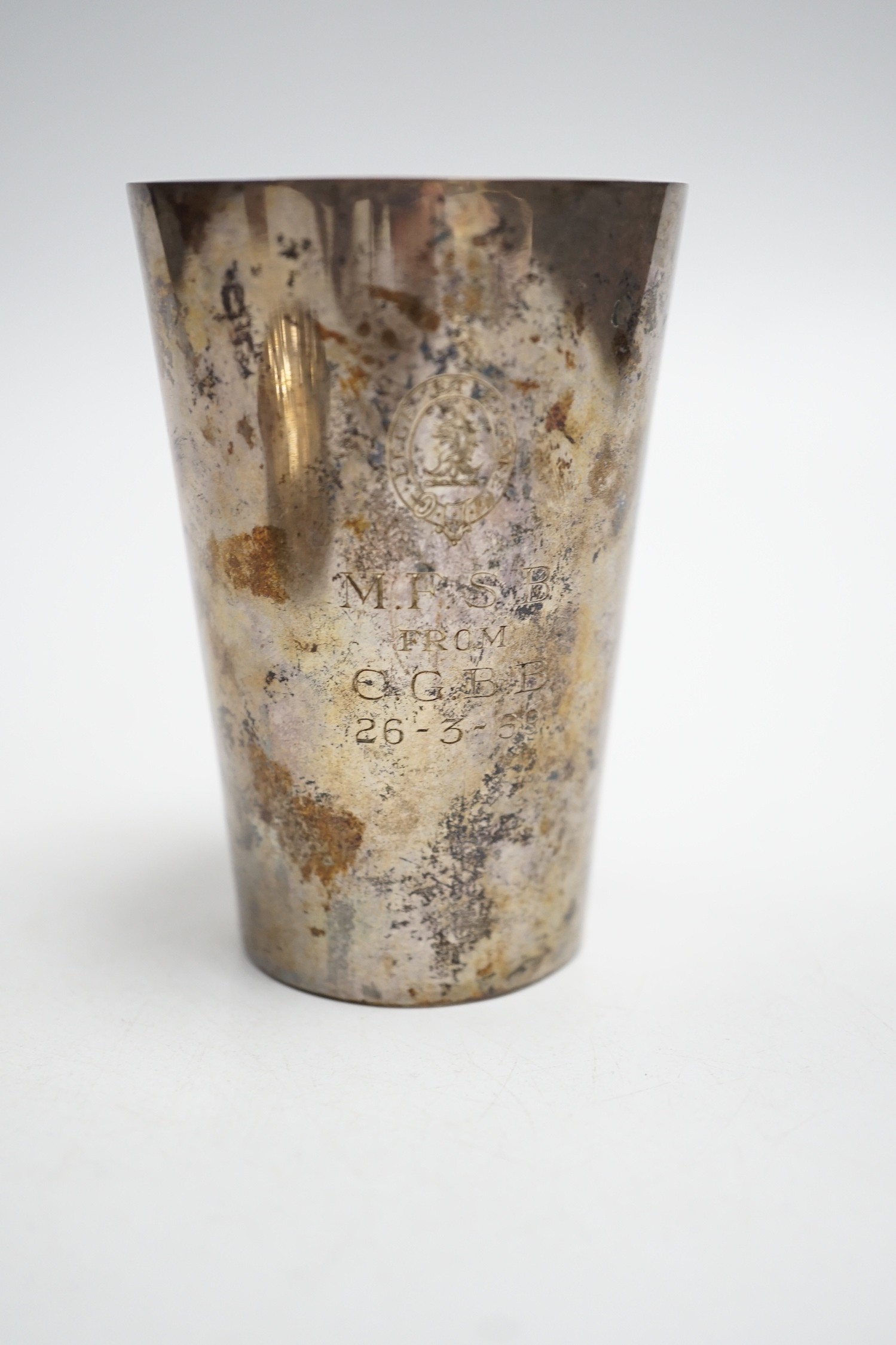 A late Victorian silver beaker, with later engraved inscription, London, 1898, 9.8cm and a 1970's silver small dish, 6.1oz.